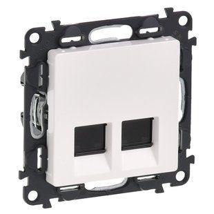 Розетка интернет / RJ45 Кат. 5e, двойная Legrand Valena Life
